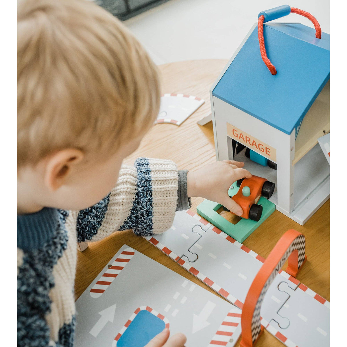 NEW Racing Track Play Set